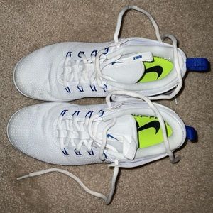 Woman’s Nike HyperAce 2. Size 8